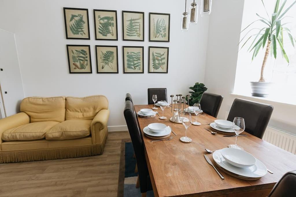 Bobbin Row - Grade 2 Listed Property With A Beautiful Design With Access To Leeds Leeds  Kültér fotó