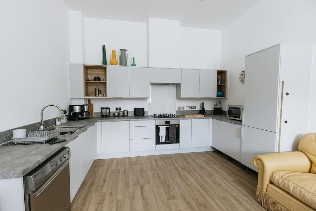Bobbin Row - Grade 2 Listed Property With A Beautiful Design With Access To Leeds Leeds  Kültér fotó